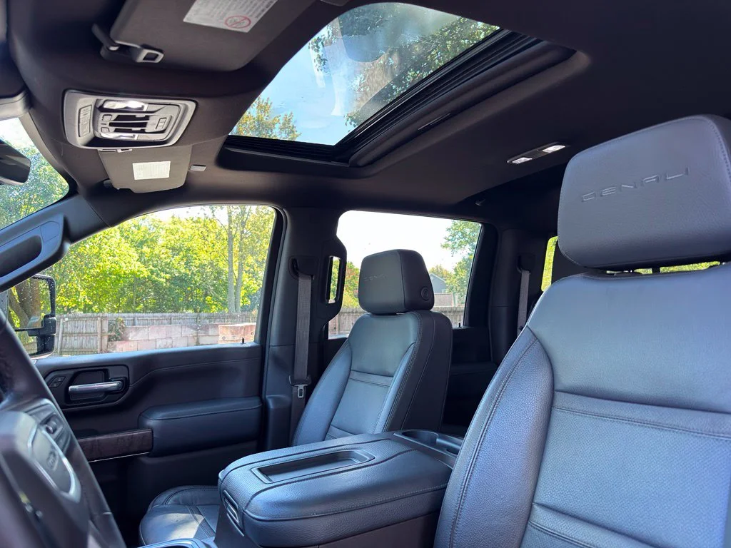 Used 2021 Black GMC Denali image 9