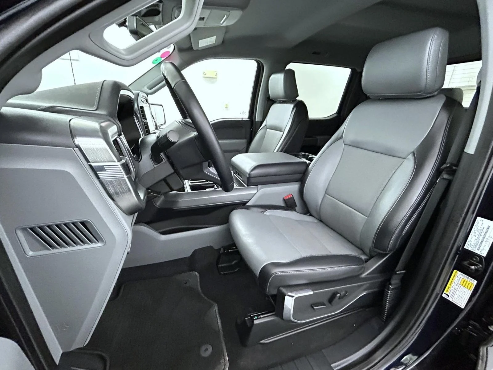 Used 2023 Blue Ford Lariat image 10