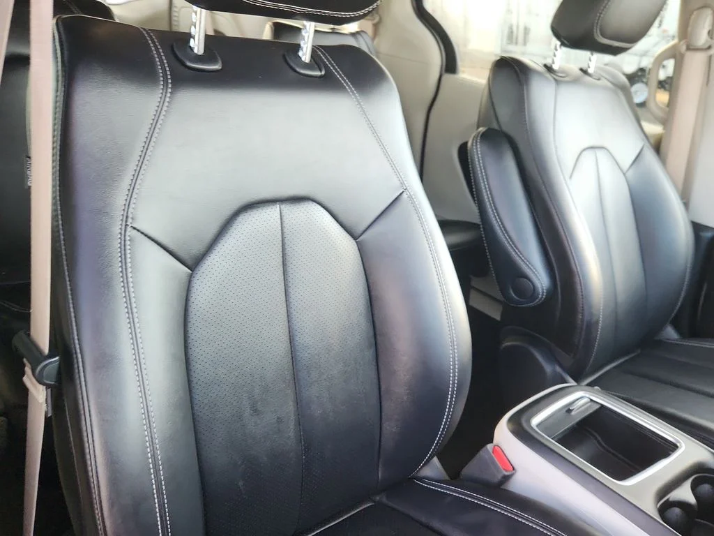Used 2024 Silver Chrysler Touring L image 15