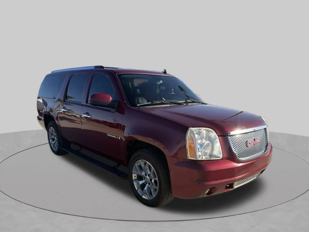Used 2008 Red GMC Denali image 2