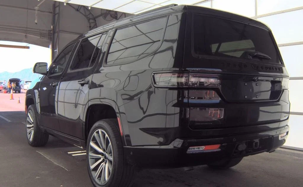 Used 2022 Black Jeep Series II image 6