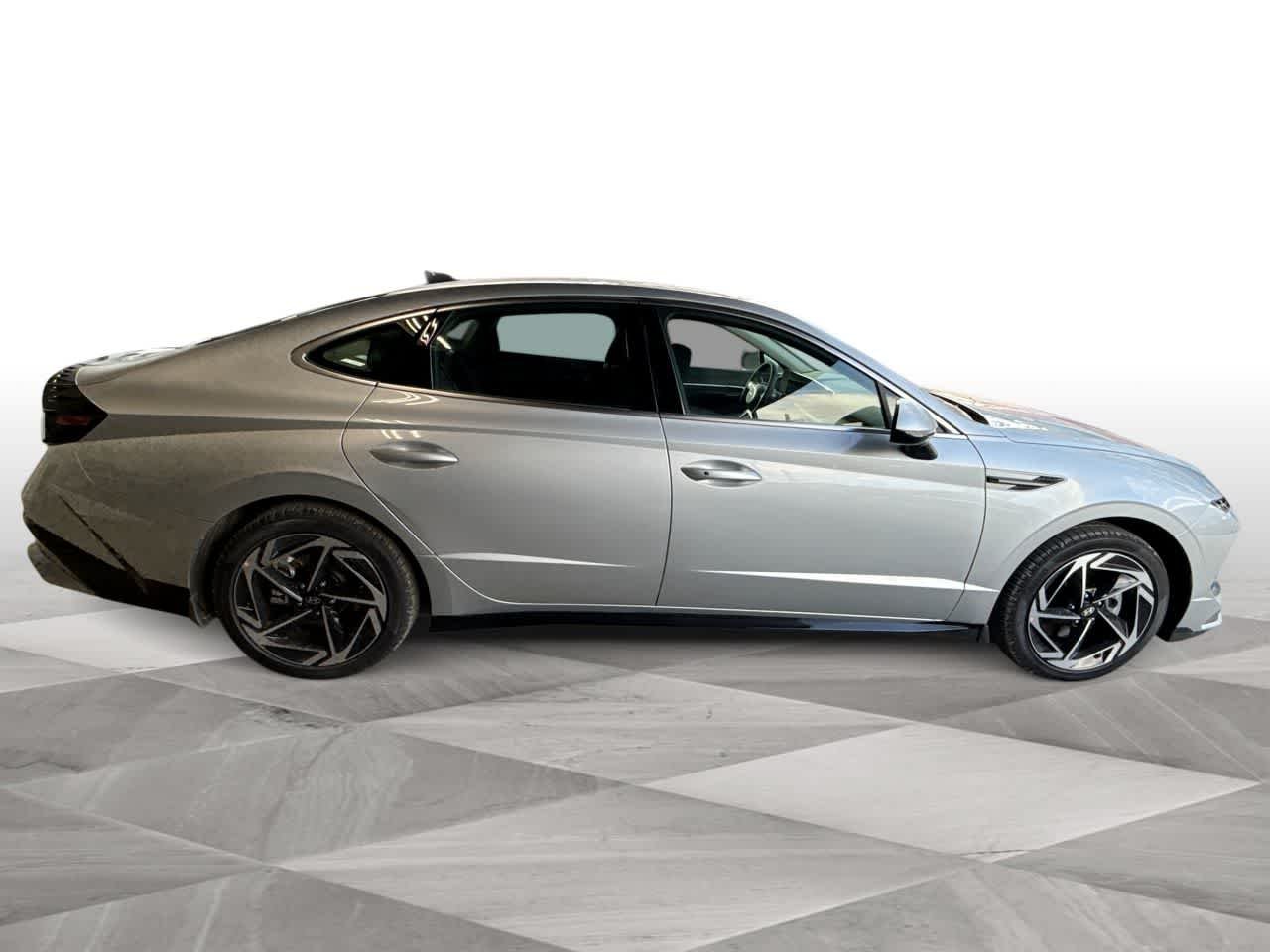 New 2026 Aero Silver Hyundai SEL Sport image 9