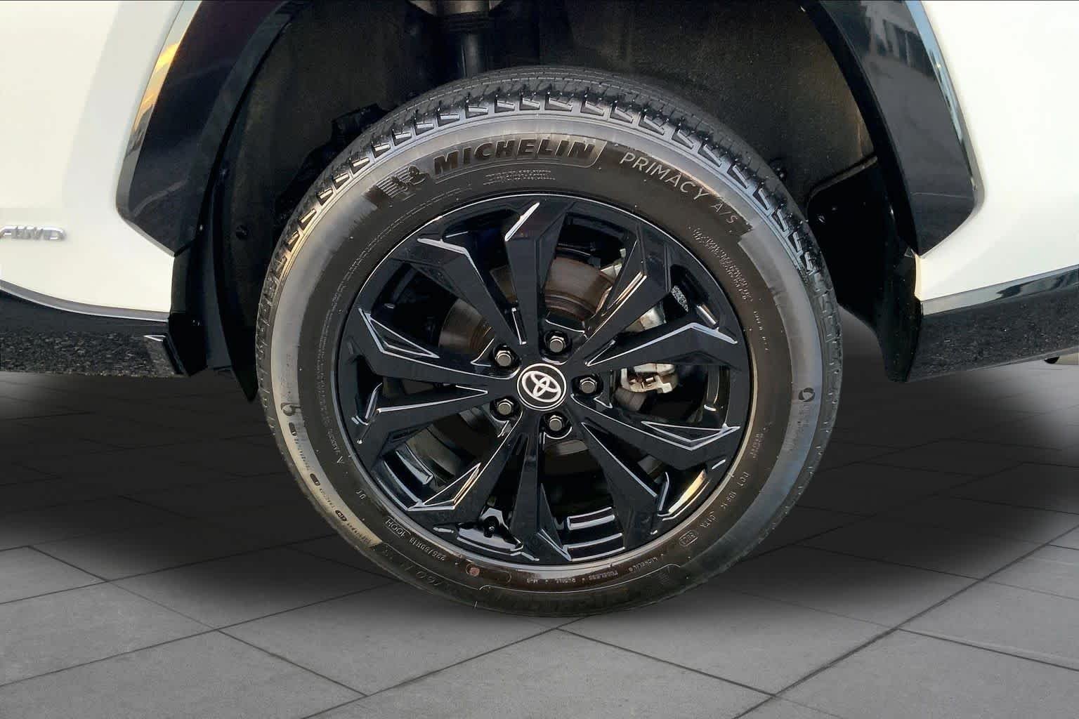 Used 2023 Wind Chill Pearl/Midnight Black Metallic Toyota Hybrid XSE image 11