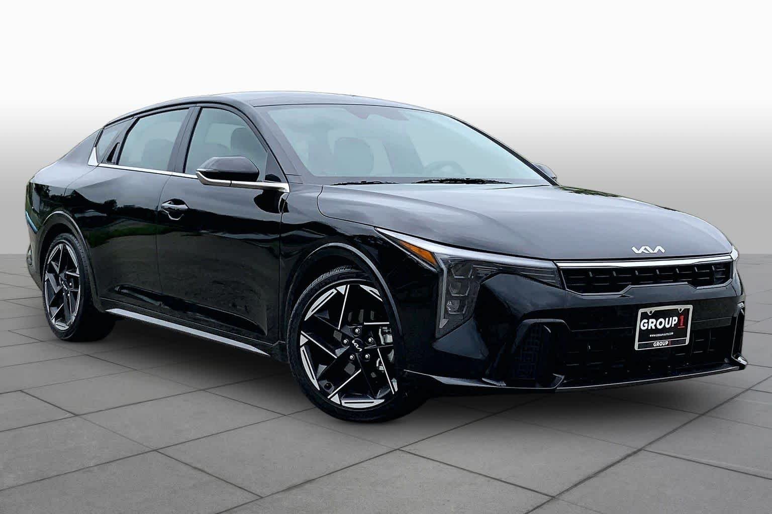 Used 2025 Aurora Black Pearl Kia GT-Line image 4