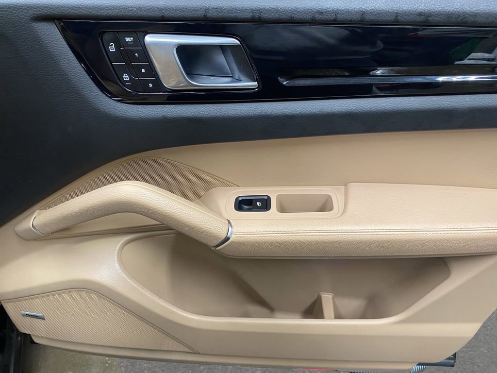 2022 Porsche Cayenne Coup Platinum Edition - Photo 27