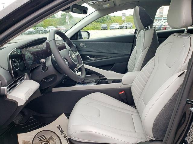 New 2025 Black Hyundai Limited image 11