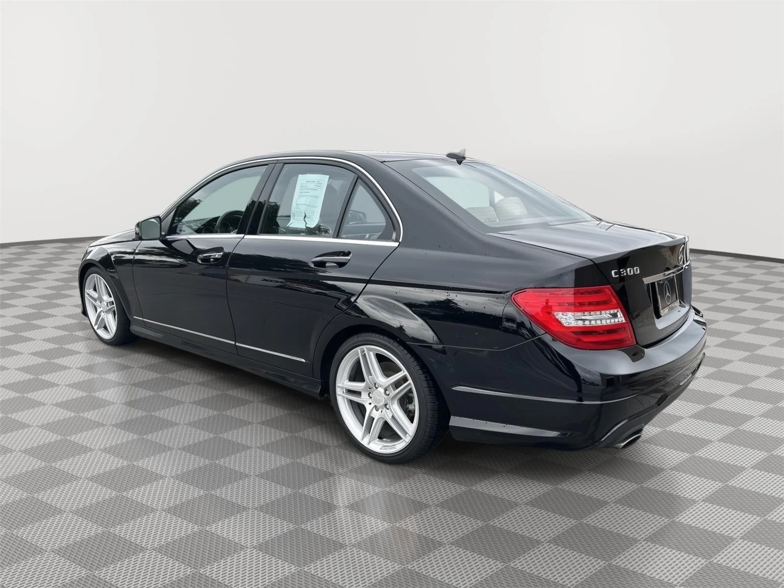Used 2012  Mercedes-Benz C 300 Sport image 5