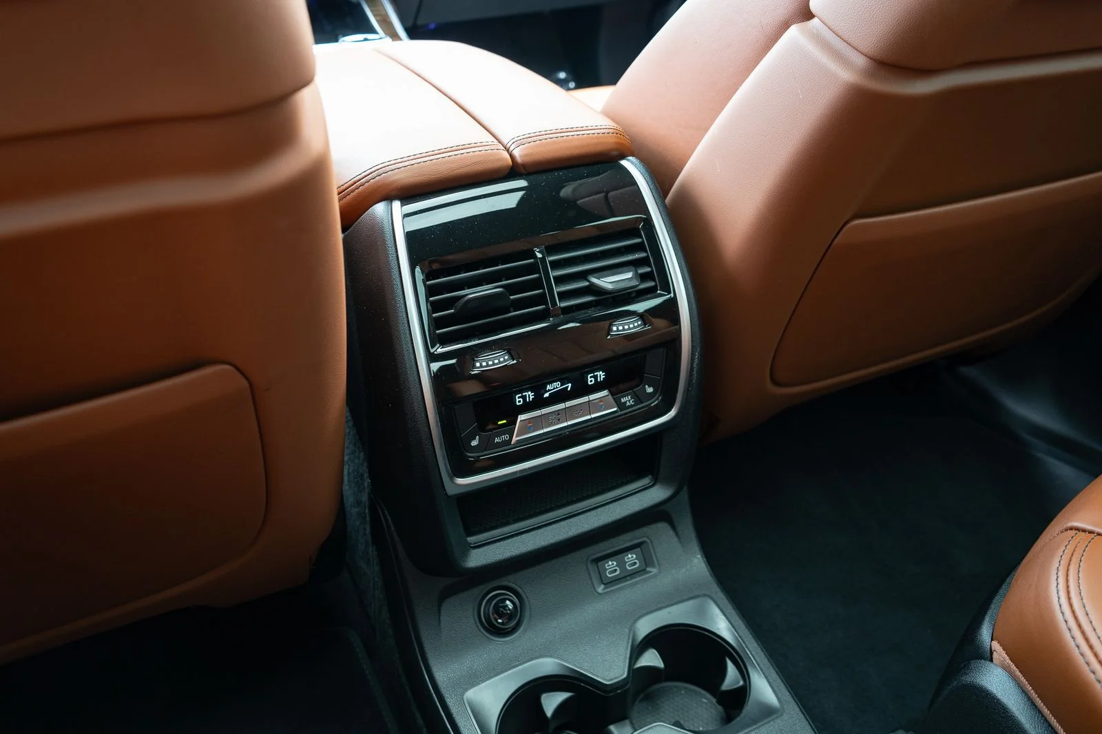 Used 2023 Gray BMW M60i image 37