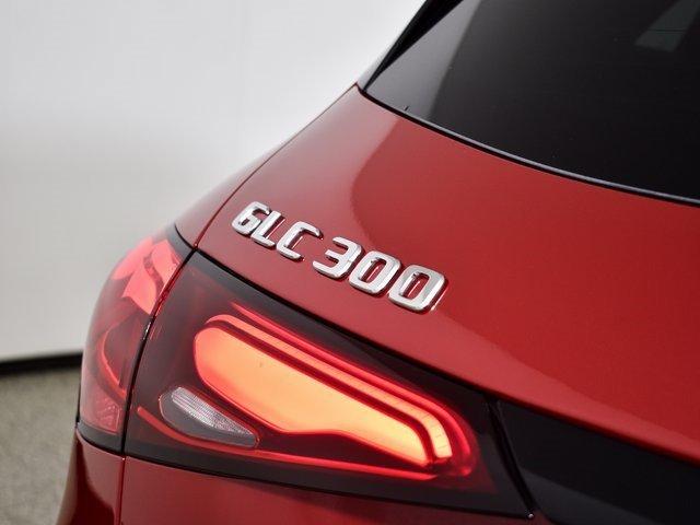 New 2026 MANUFAKTUR Patagonia Red Metallic Mercedes-Benz GLC 300 image 50