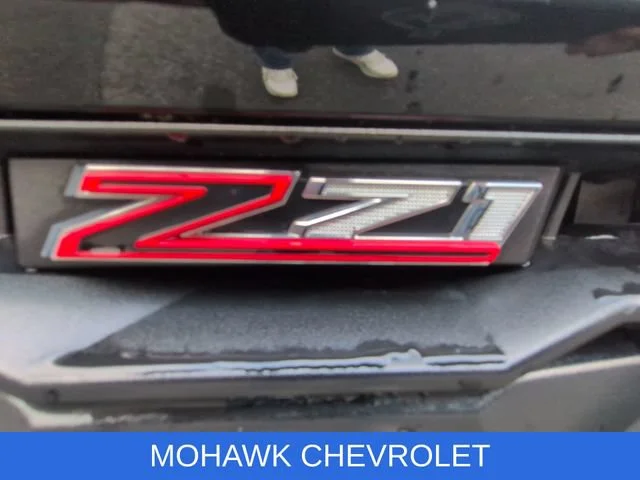 Used 2023 Black Chevrolet Z71 image 33
