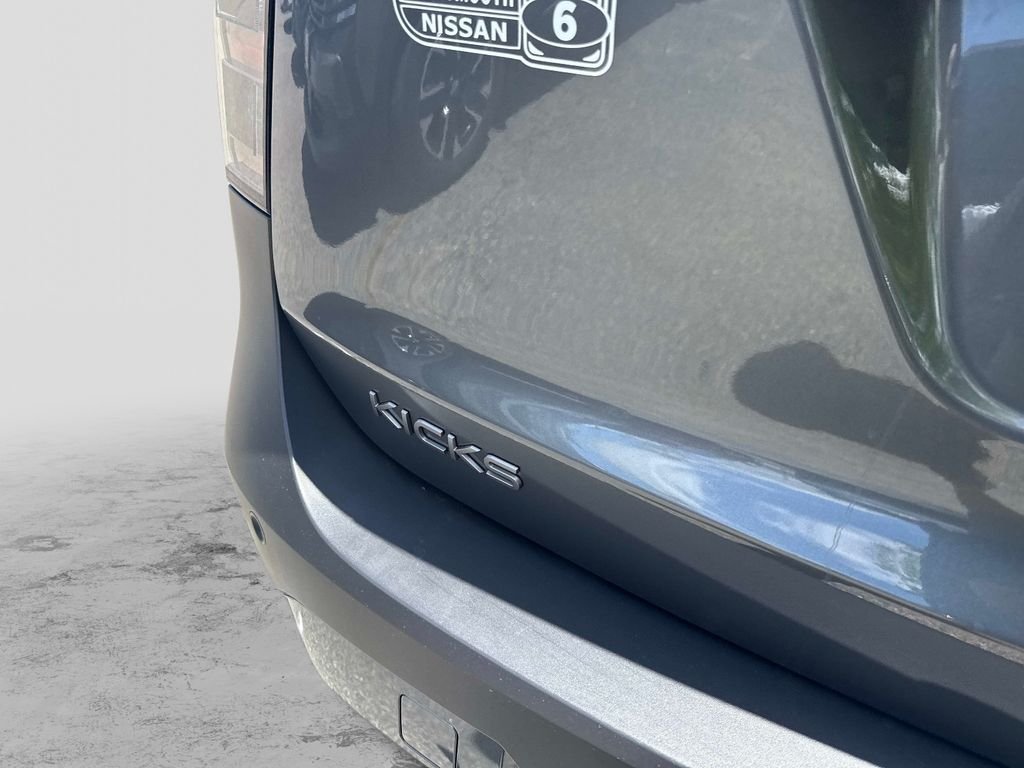 Used 2025 Gray Nissan SV image 5