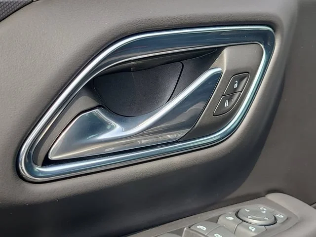 Used 2023 Summit White Chevrolet RST image 17
