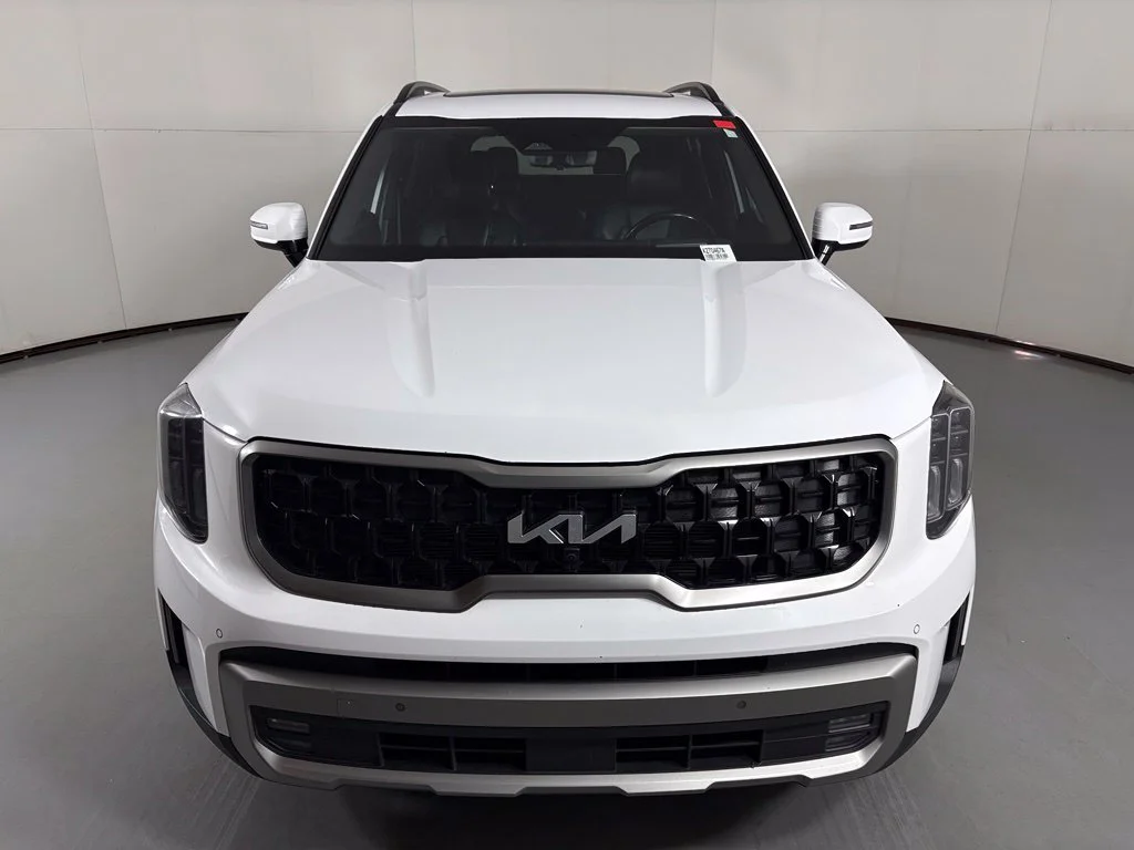 Used 2023 White Kia SX-Prestige X-Pro image 3