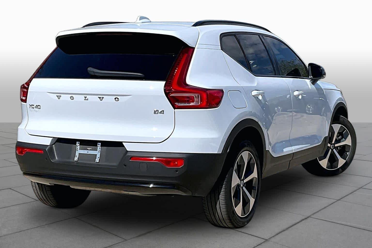 Used 2026 Cloud Blue Volvo Core image 14