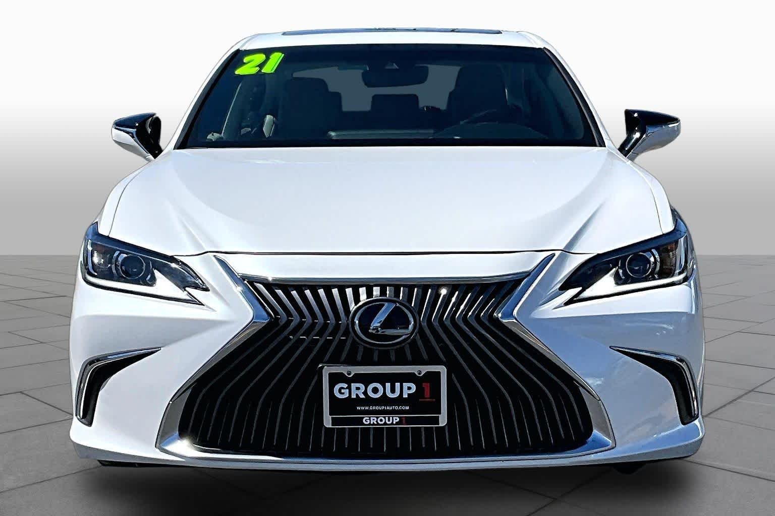 Certified Used 2021 Eminent White Pearl Lexus  image 4
