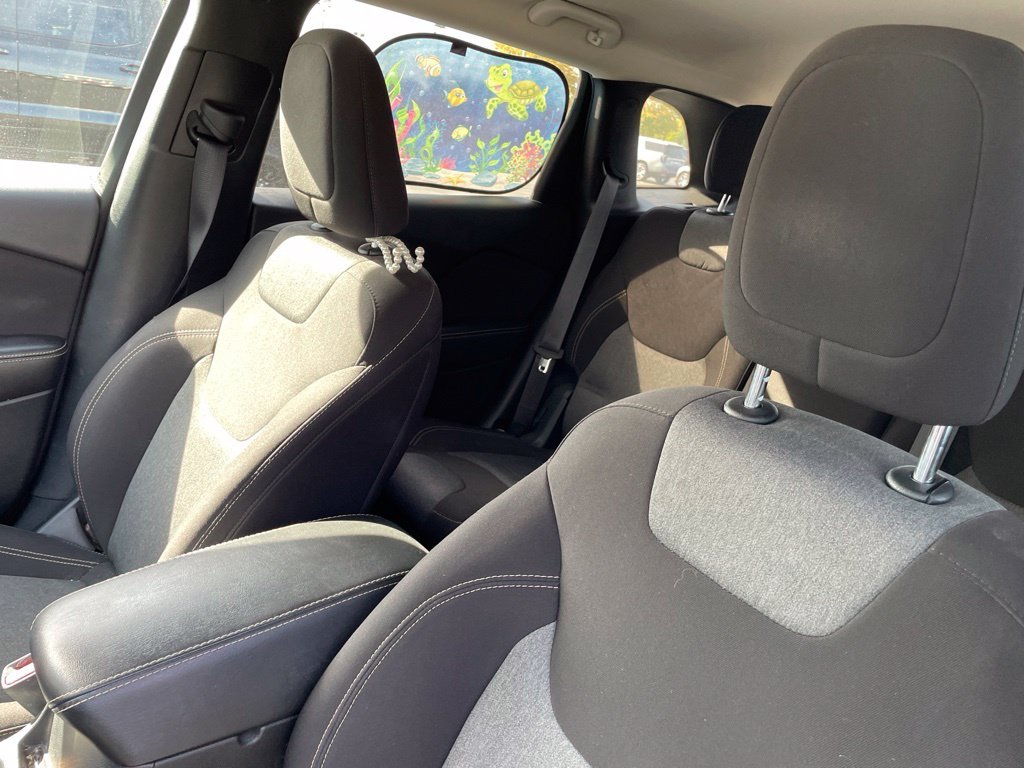 Used 2017 White Jeep Sport image 20