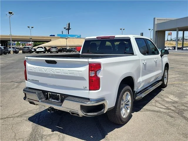 Used 2025 Summit White Chevrolet LT w/1LT 4x4 Crew Cab 6.6 ft. box 157 in. WB image 3