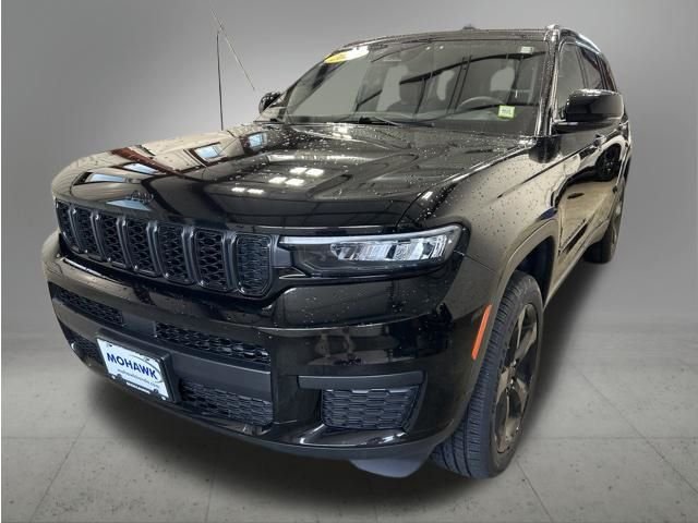 Used 2024 Diamond Black Crystal Pearlcoat Jeep Altitude X image 1