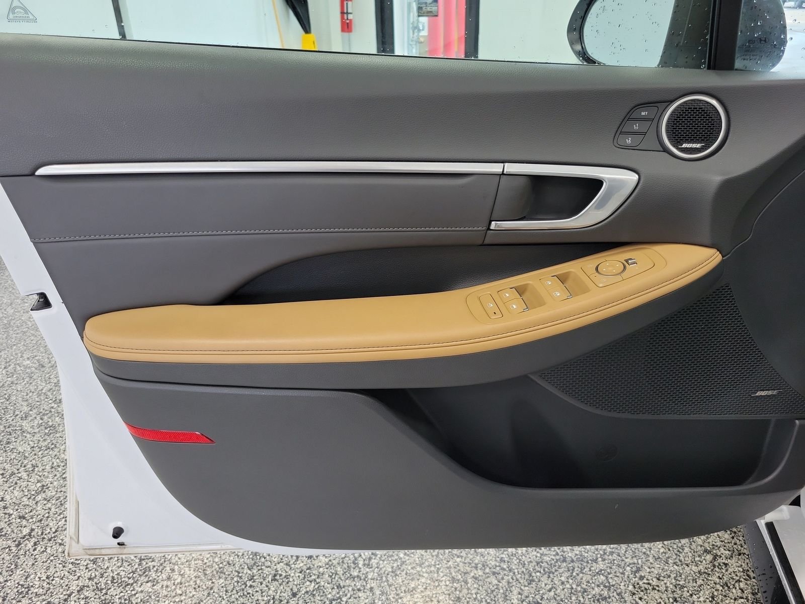 Used 2022 Gray Hyundai Limited image 6