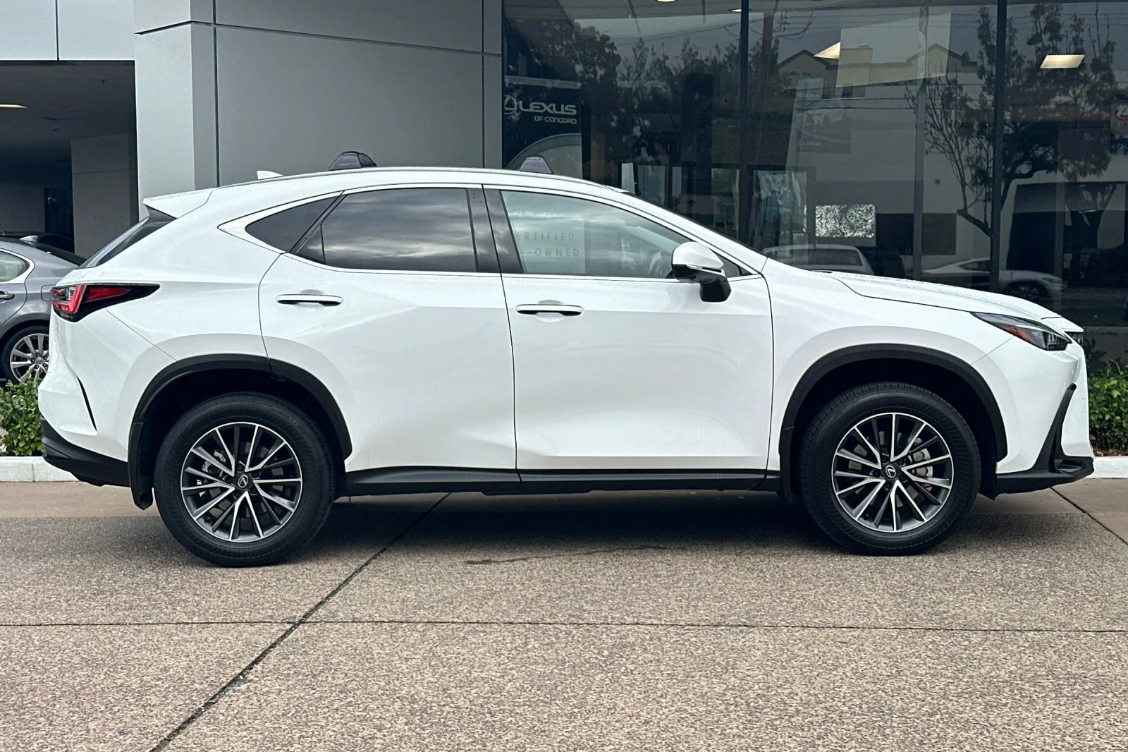 Certified Used 2026 Ultra White Lexus 350h Premium image 3