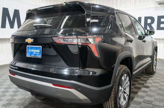 New 2027 Mosaic Black Metallic Chevrolet LT image 5
