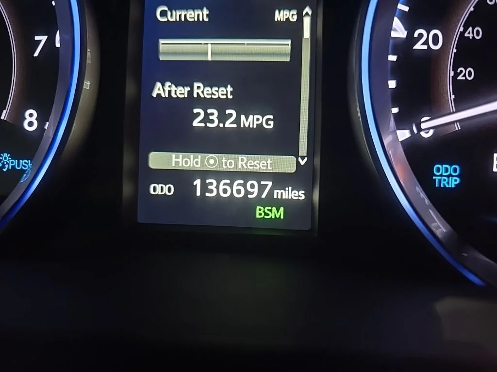 Used 2019 Silver Toyota XLE image 23