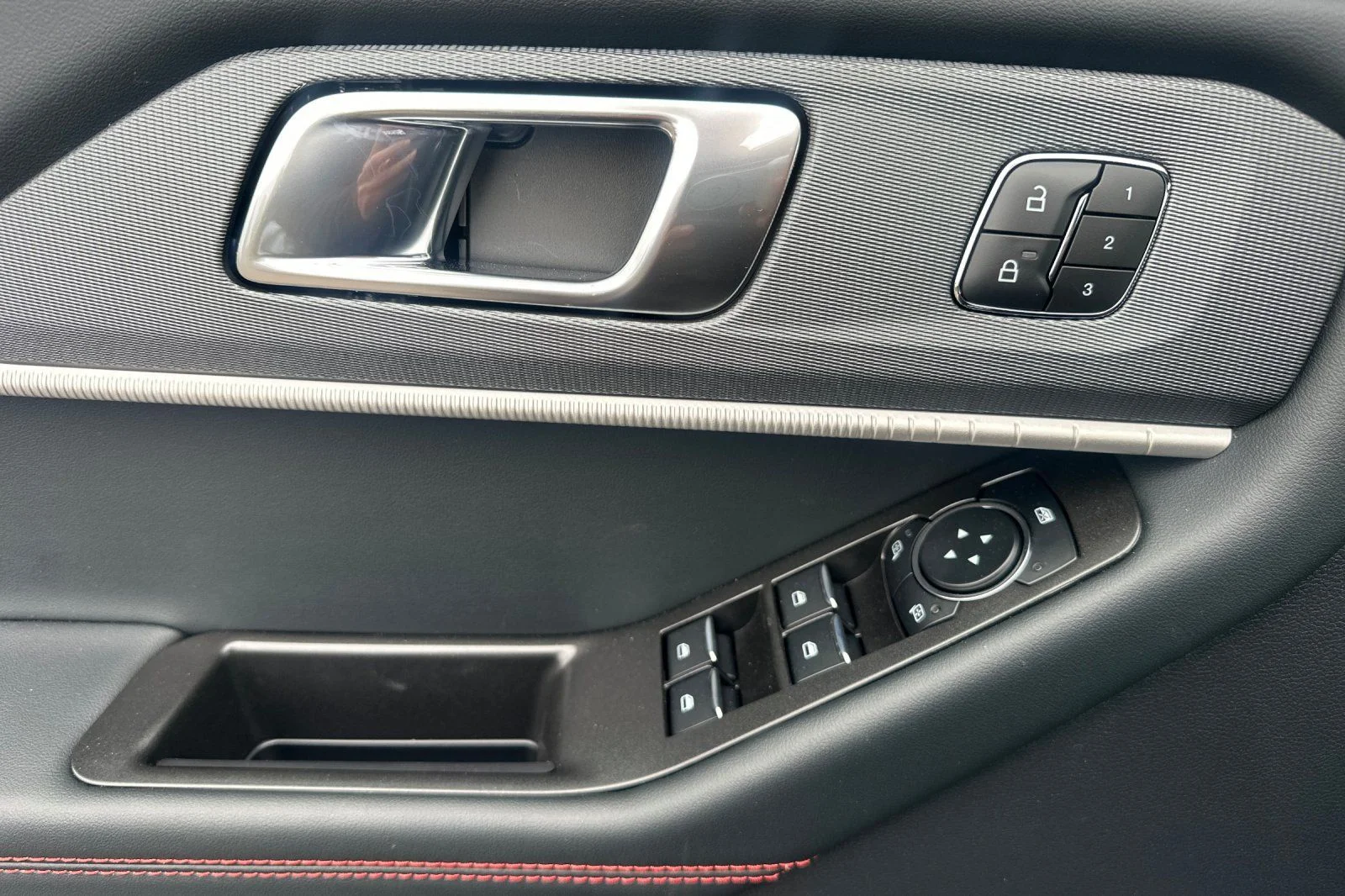New 2026 Carbonized Gray Metallic Ford ST-Line image 7