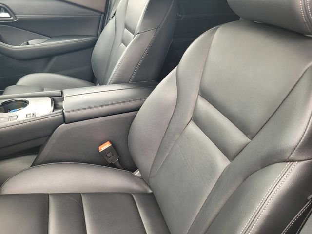Used 2023 Gold Nissan SL image 13