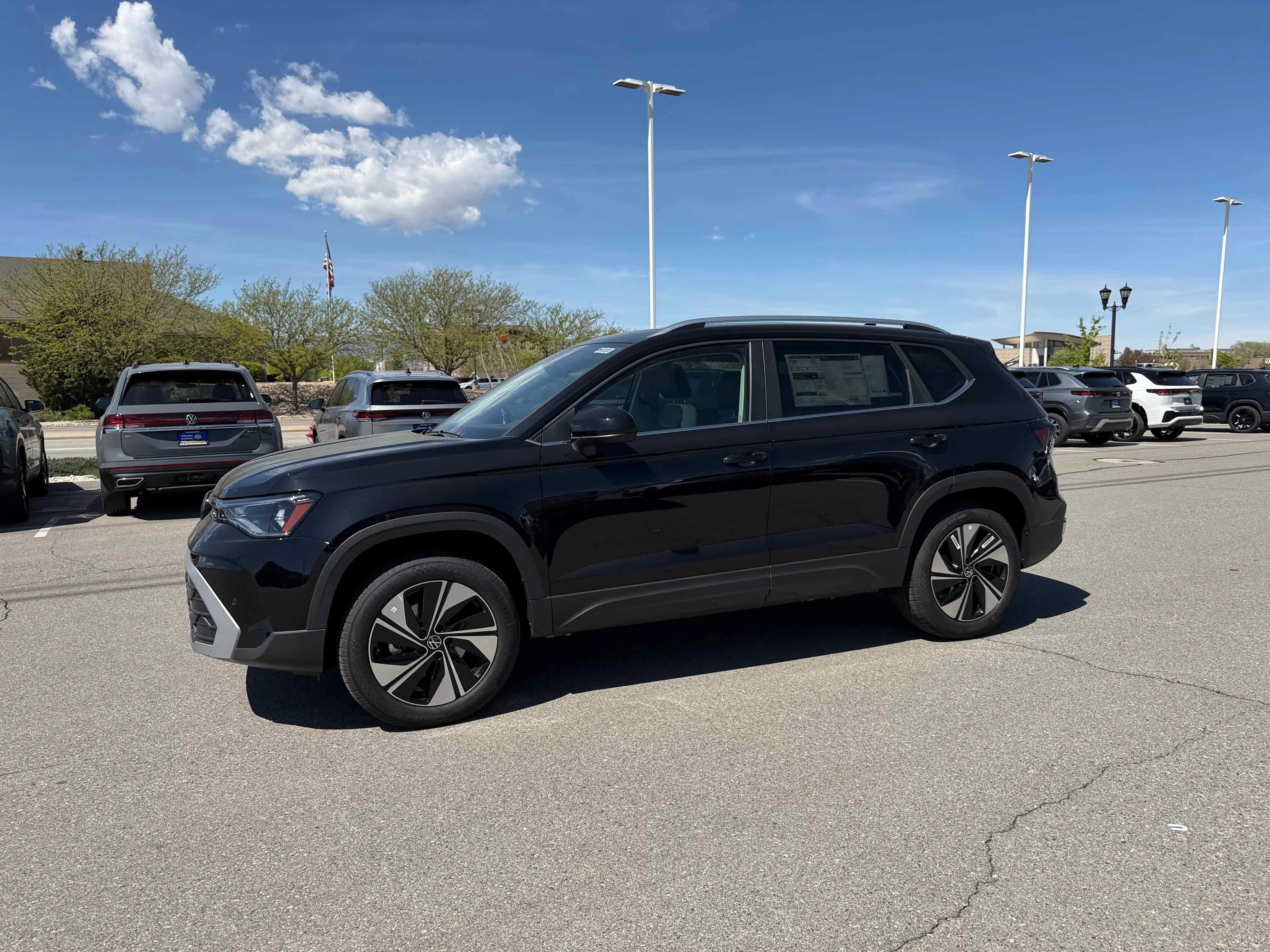 New 2026 Deep Black Volkswagen SE image 2