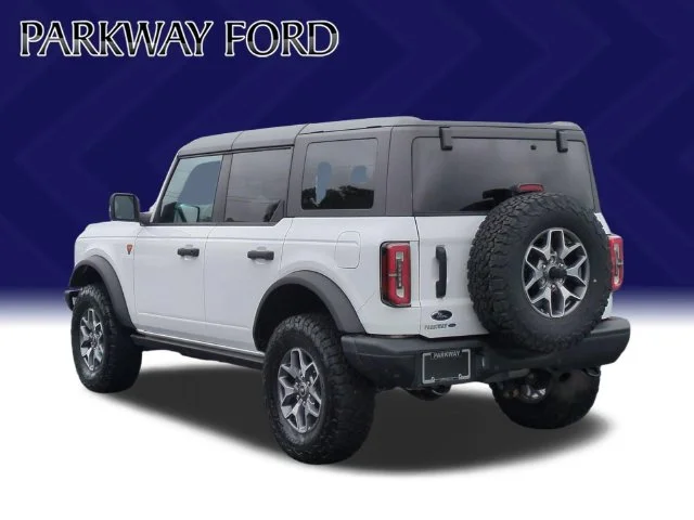 Used 2024 White Ford Badlands image 3