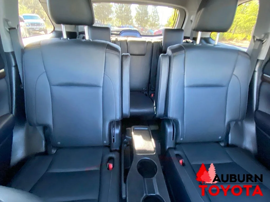 Used 2016 Midnight Black Metallic Toyota Limited image 27