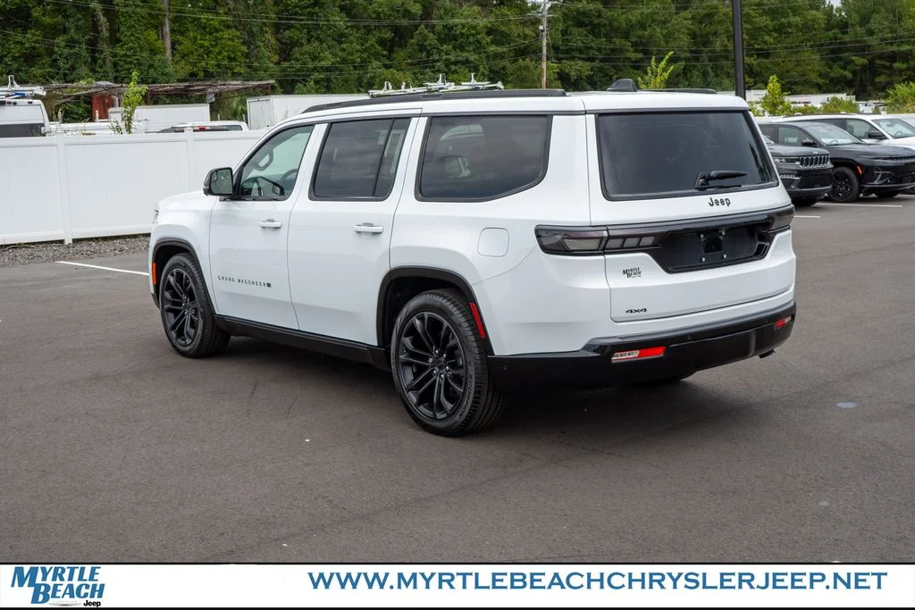 New 2026 Bright White Clear-Coat Exterior Paint Jeep Summit Reserve image 3