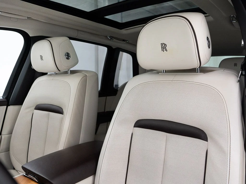 Certified Used 2019 White Sands Rolls-Royce  image 16
