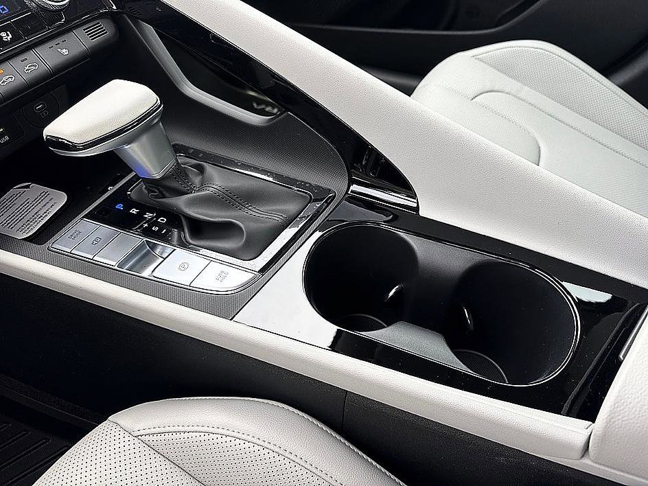 New 2026 Abyss Black Hyundai Limited image 11