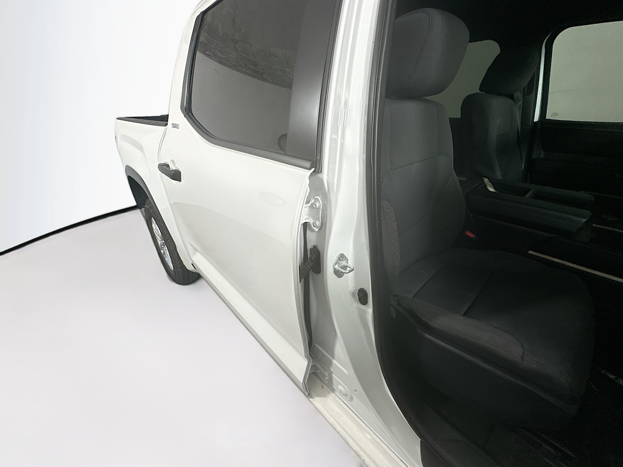 Used 2025 Ice Toyota SR5 image 28