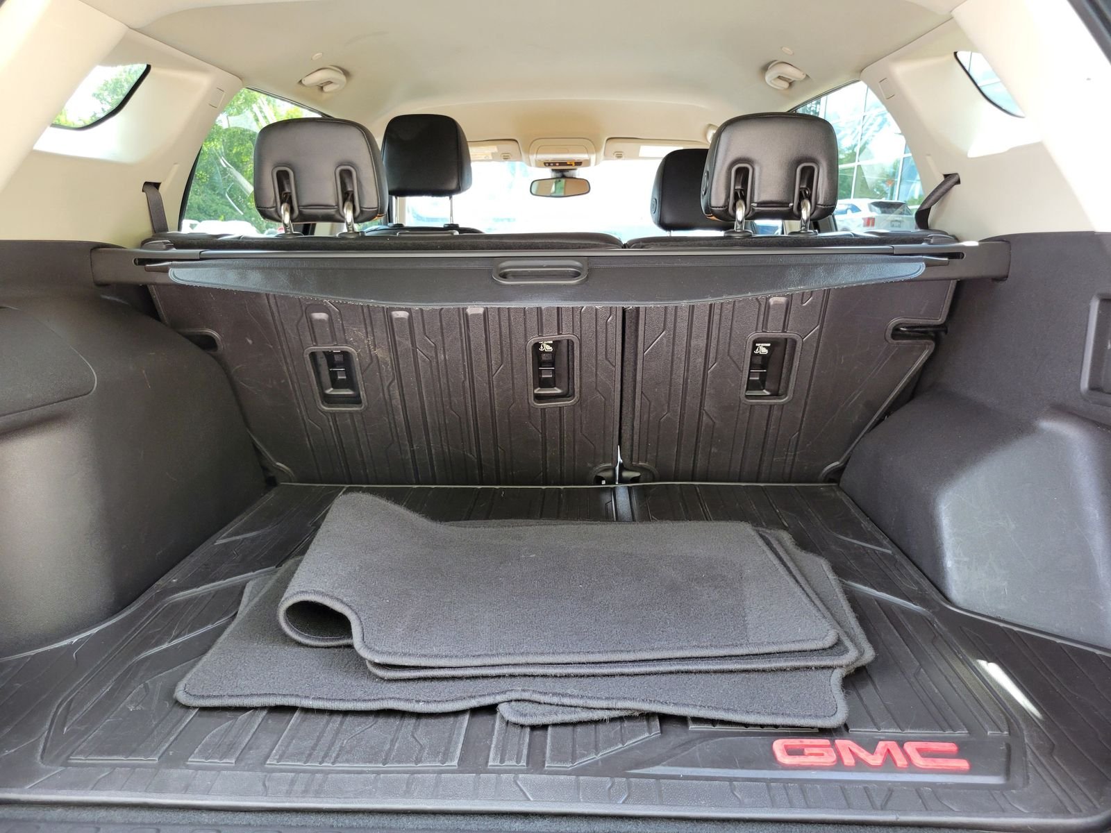 Used 2018 Black GMC SLT image 31