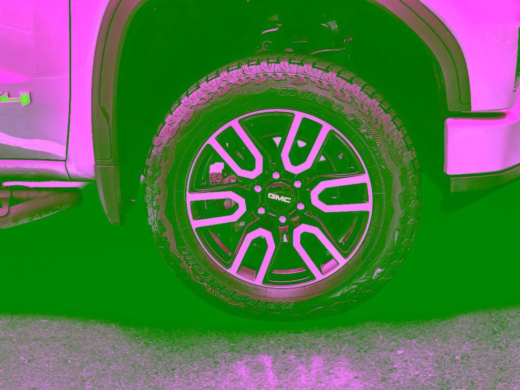 Used 2025 Sterling Metallic GMC AT4 image 6