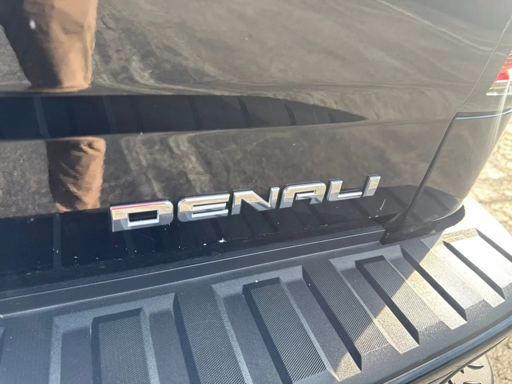 Used 2017 Black GMC Denali image 45