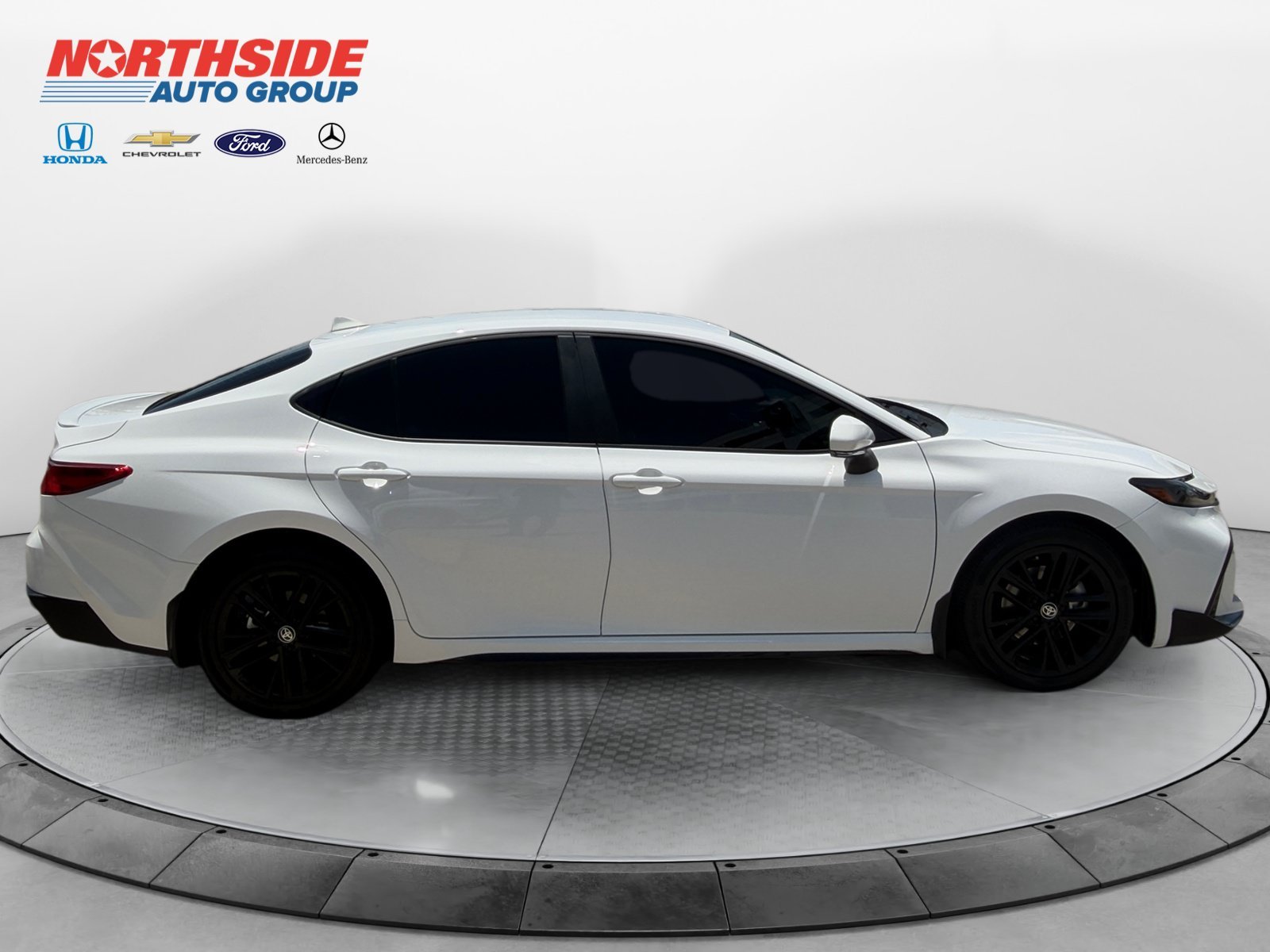 Used 2026 Ice Cap Toyota SE image 8