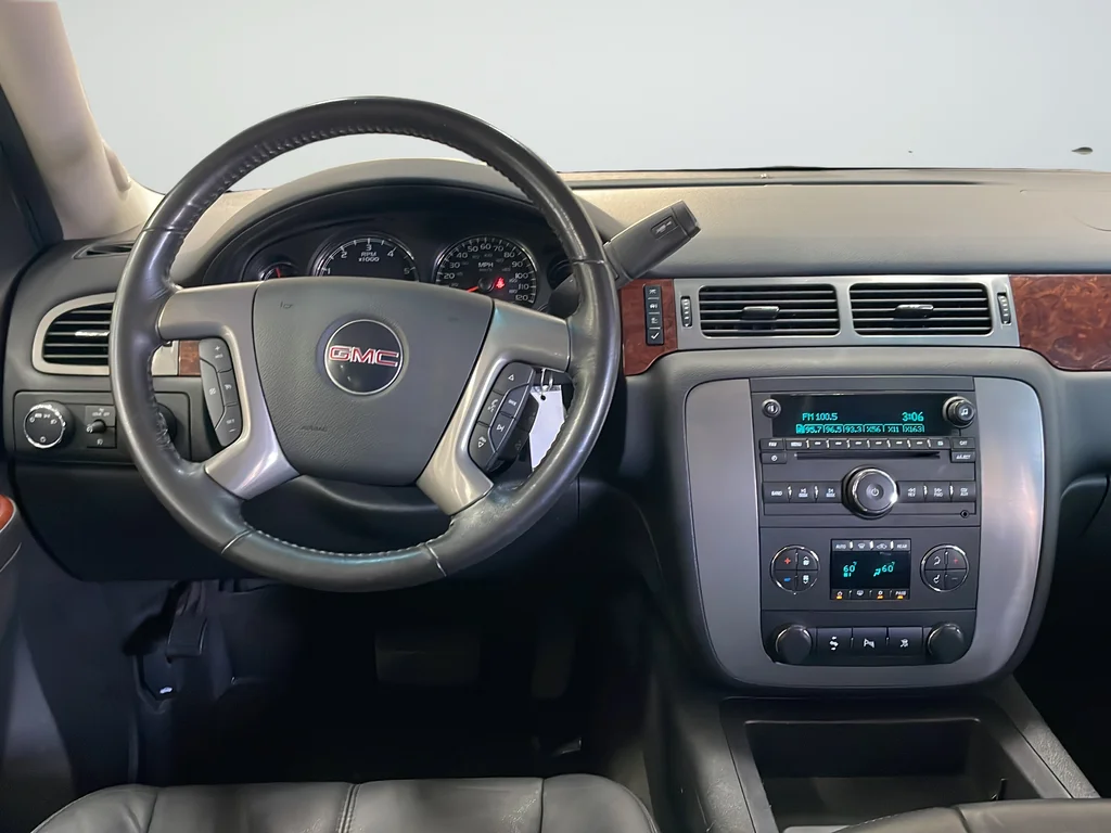 Used 2011 White GMC SLT image 12