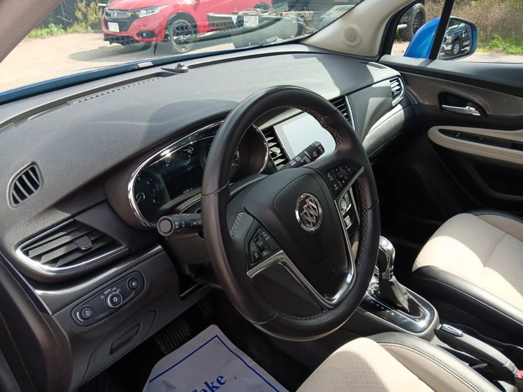 Used 2018 Brilliant Blue Metallic Buick Sport Touring image 15