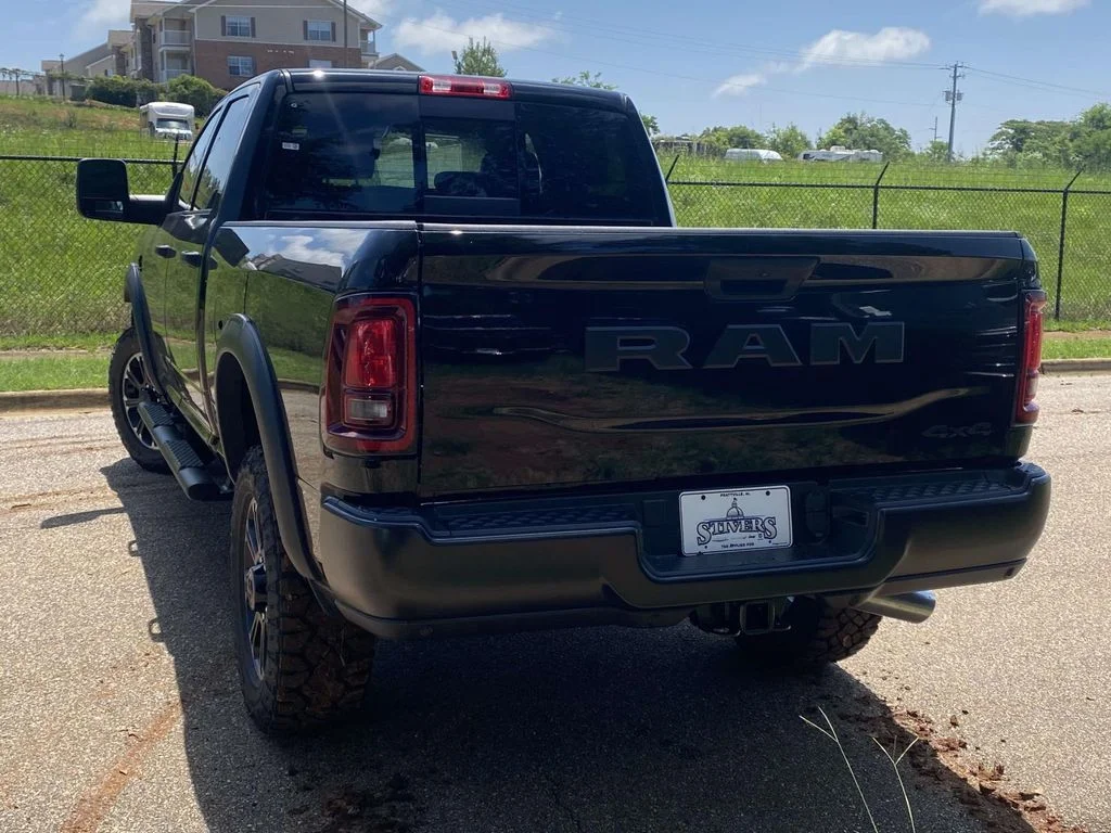 New 2026 Diamond Black Crystal Pearl-Coat Exterior Paint RAM Tradesman image 4