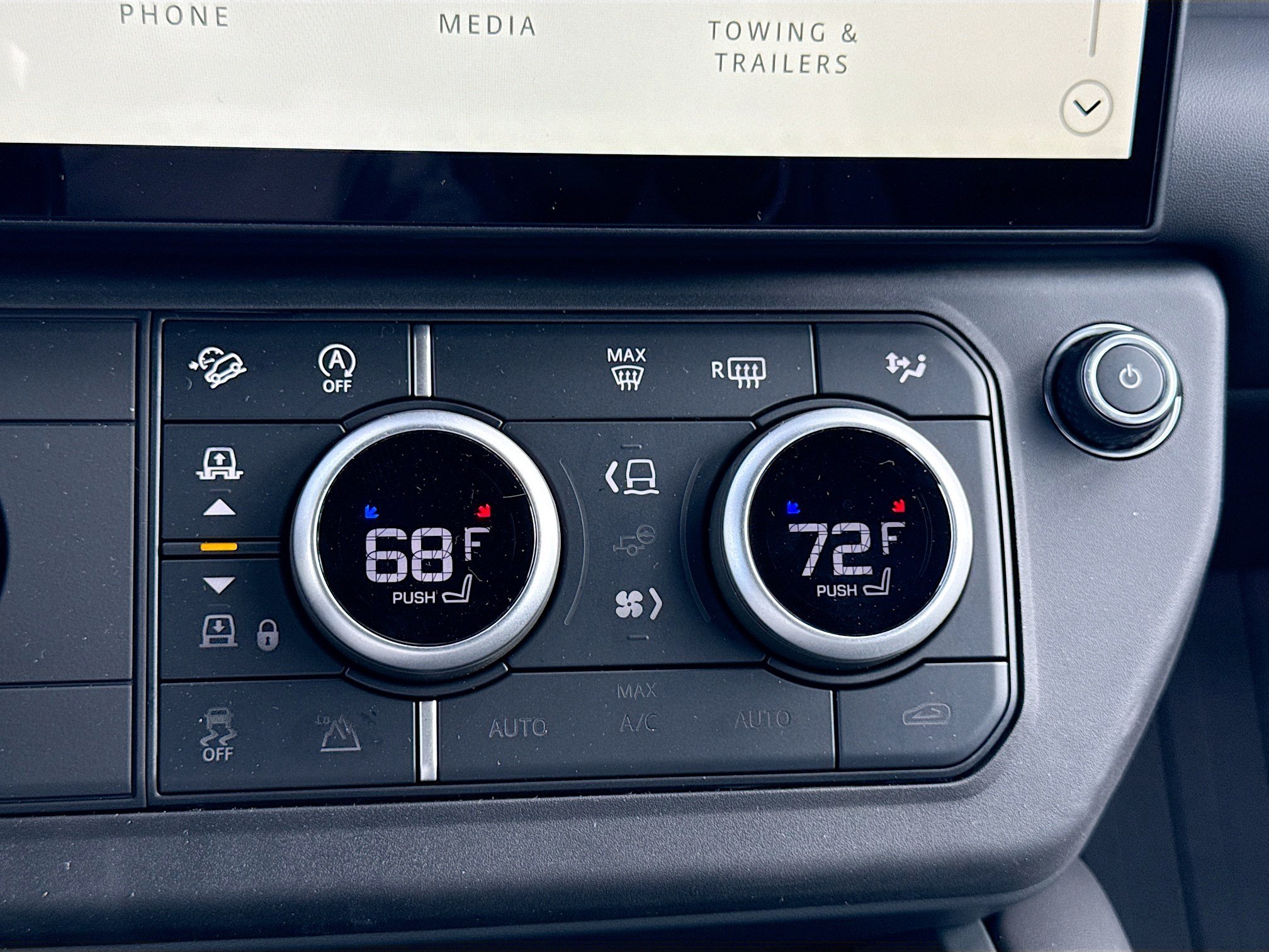 New 2026 Fuji White Land Rover X-Dynamic SE image 34