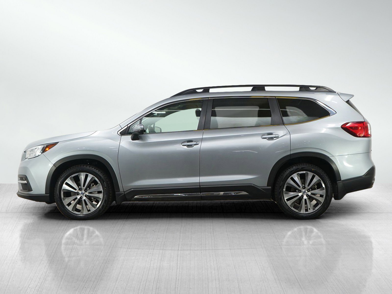 Used 2019 Subaru Ascent Limited with VIN 4S4WMAMD8K3443091 for sale in Burnsville, Minnesota
