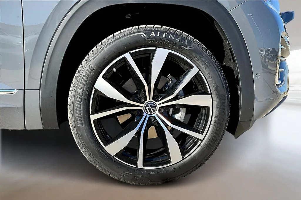 New 2026 Pure Gray Volkswagen 2.0T SEL Premium R-Line image 12
