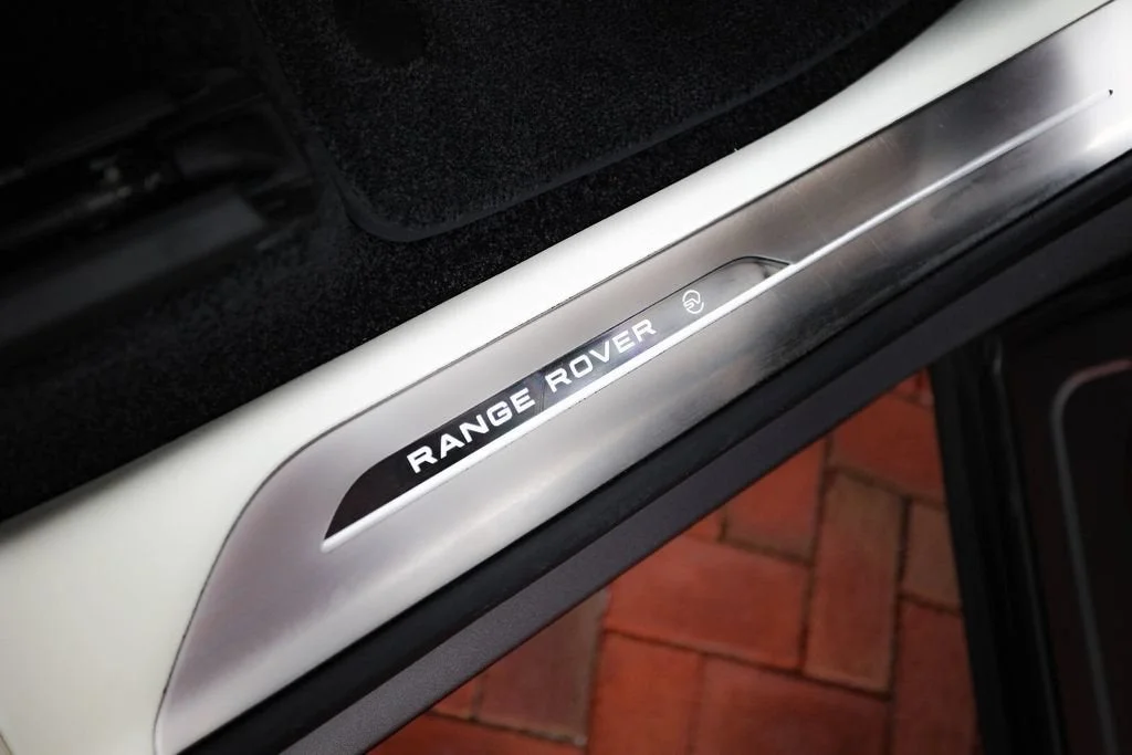 Used 2023 Flux Silver SV Bespoke Ultra Metallic Satin Land Rover SV image 51
