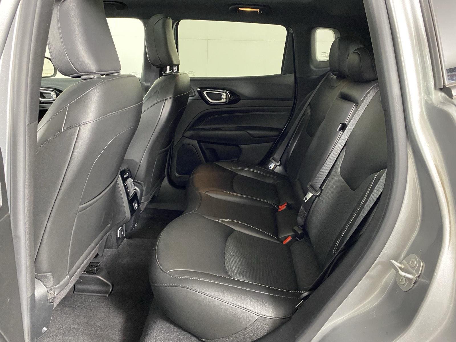 Used 2022 Billet Silver Metallic Clearcoat Jeep High Altitude image 25
