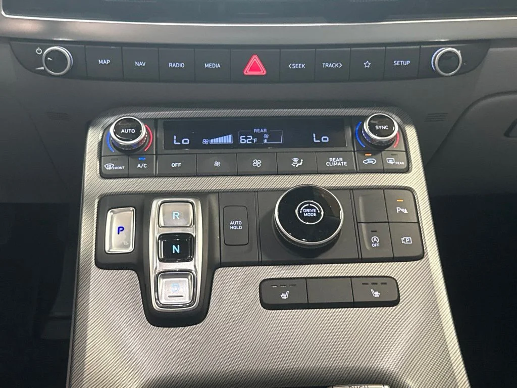 Used 2023 Steel Graphite Hyundai SEL image 17