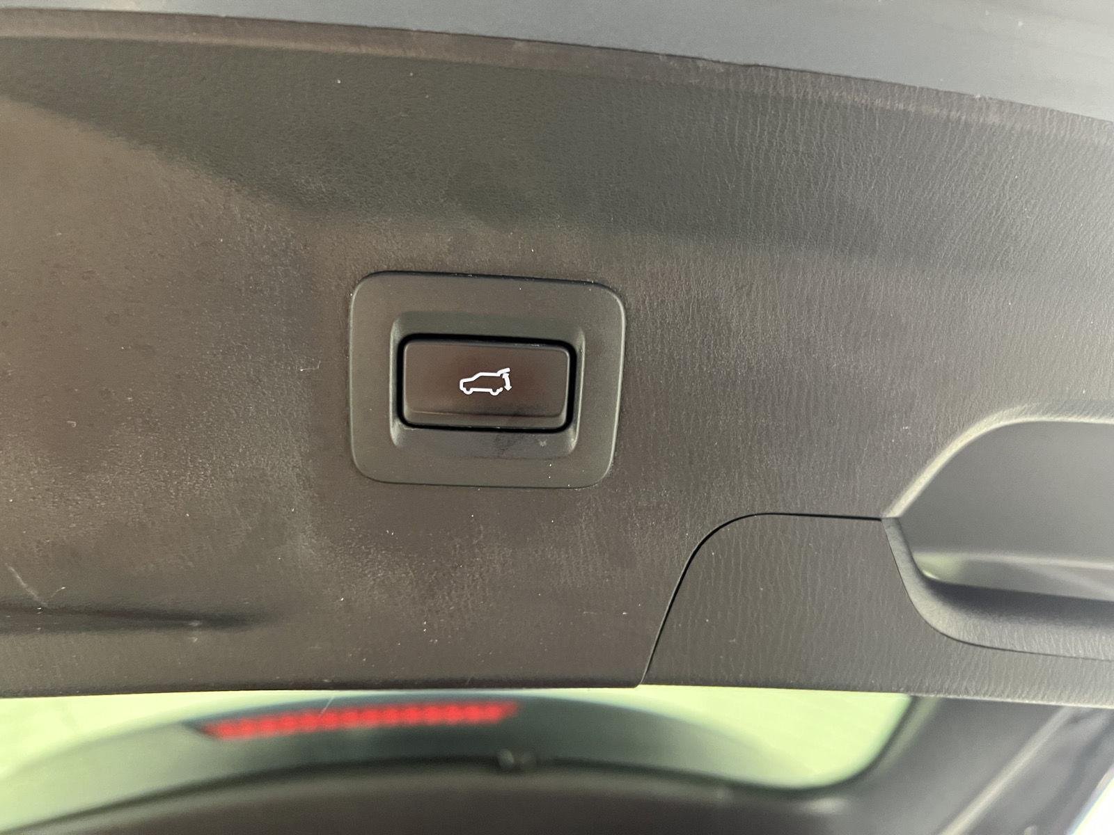 Used 2021 Polymetal Gray Mazda Carbon Edition image 7