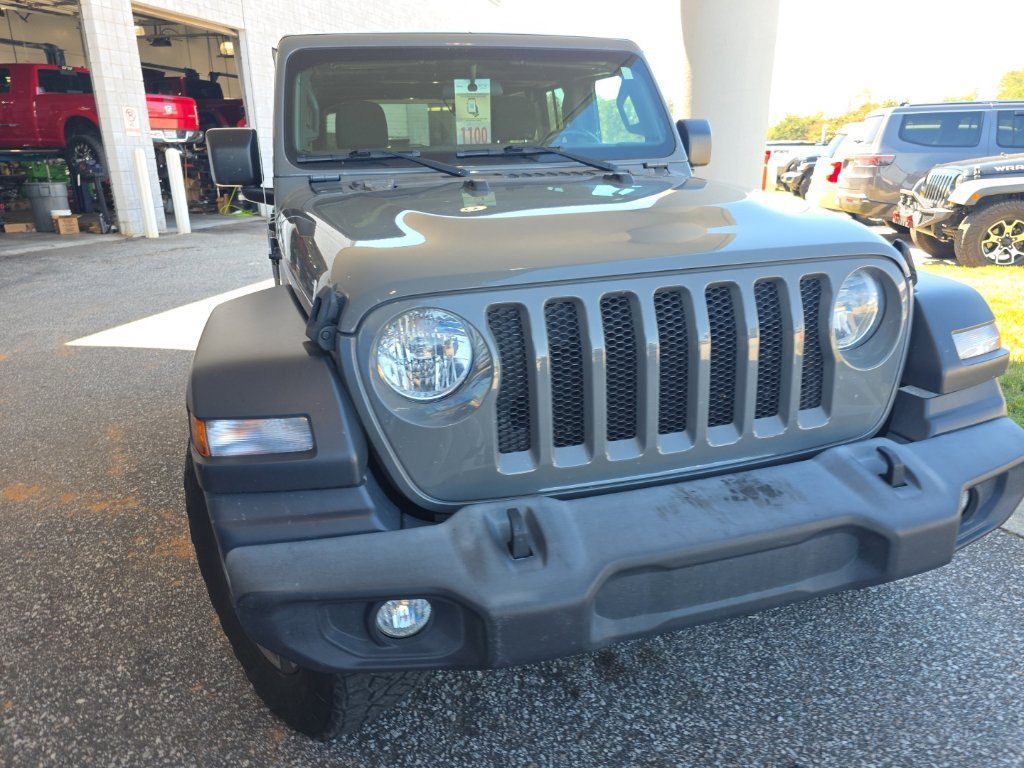 Used 2018 Gray Jeep Unlimited Sport S image 8